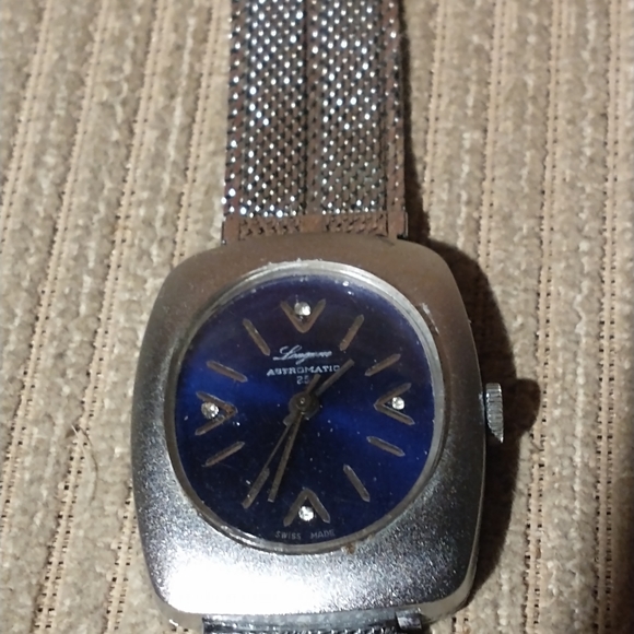 Watch - Picture 2 of 3